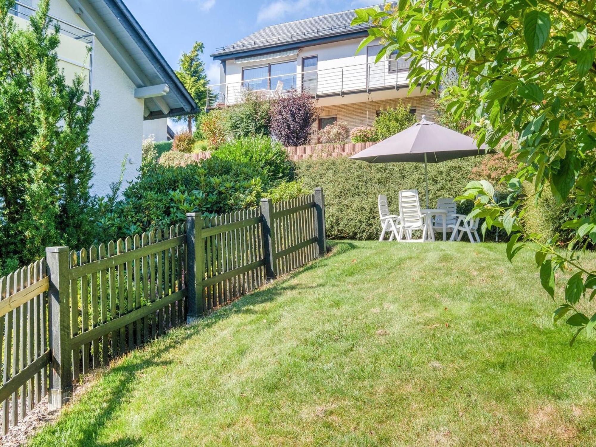 Modern Apartment In Schwalefeld With Garden Willingen  Exteriör bild