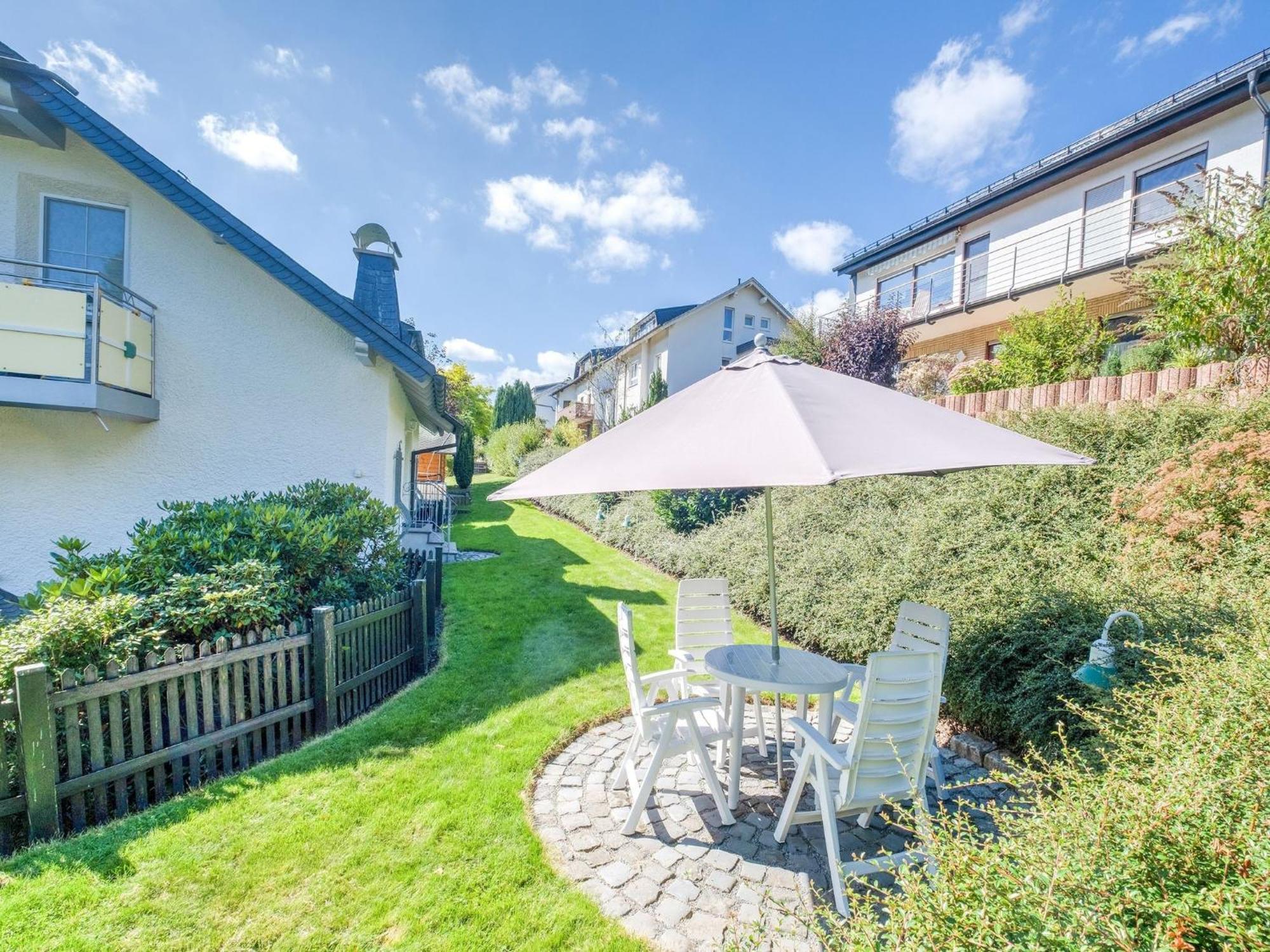 Modern Apartment In Schwalefeld With Garden Willingen  Exteriör bild